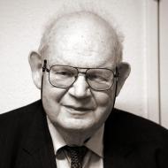 Benoît Mandelbrot